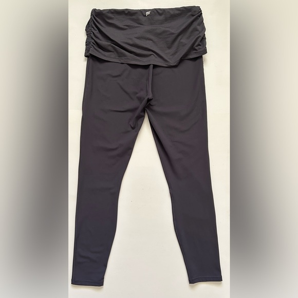 Fabletics Gray Leggings with Skirt Trim. Sz. M - Picture 4 of 10